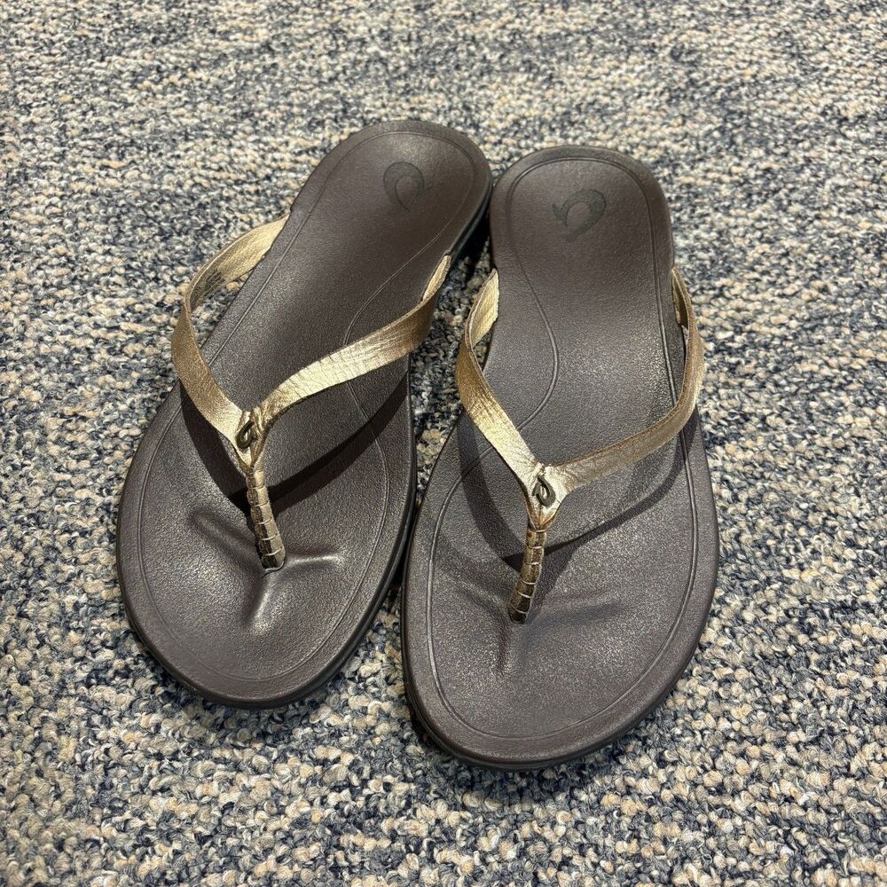 OluKai Women's Size 9  Eu 39 Ho'opio Leather Flip Flop Sandals Gold Dark Brown